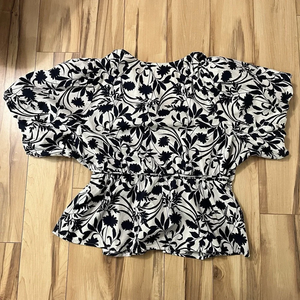 Old Navy Wrap Top Blouse Sz 3X Cotton Short Puff Sleeve Black White Floral